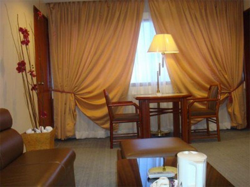 The Emperor Hotel ملقا المظهر الخارجي الصورة