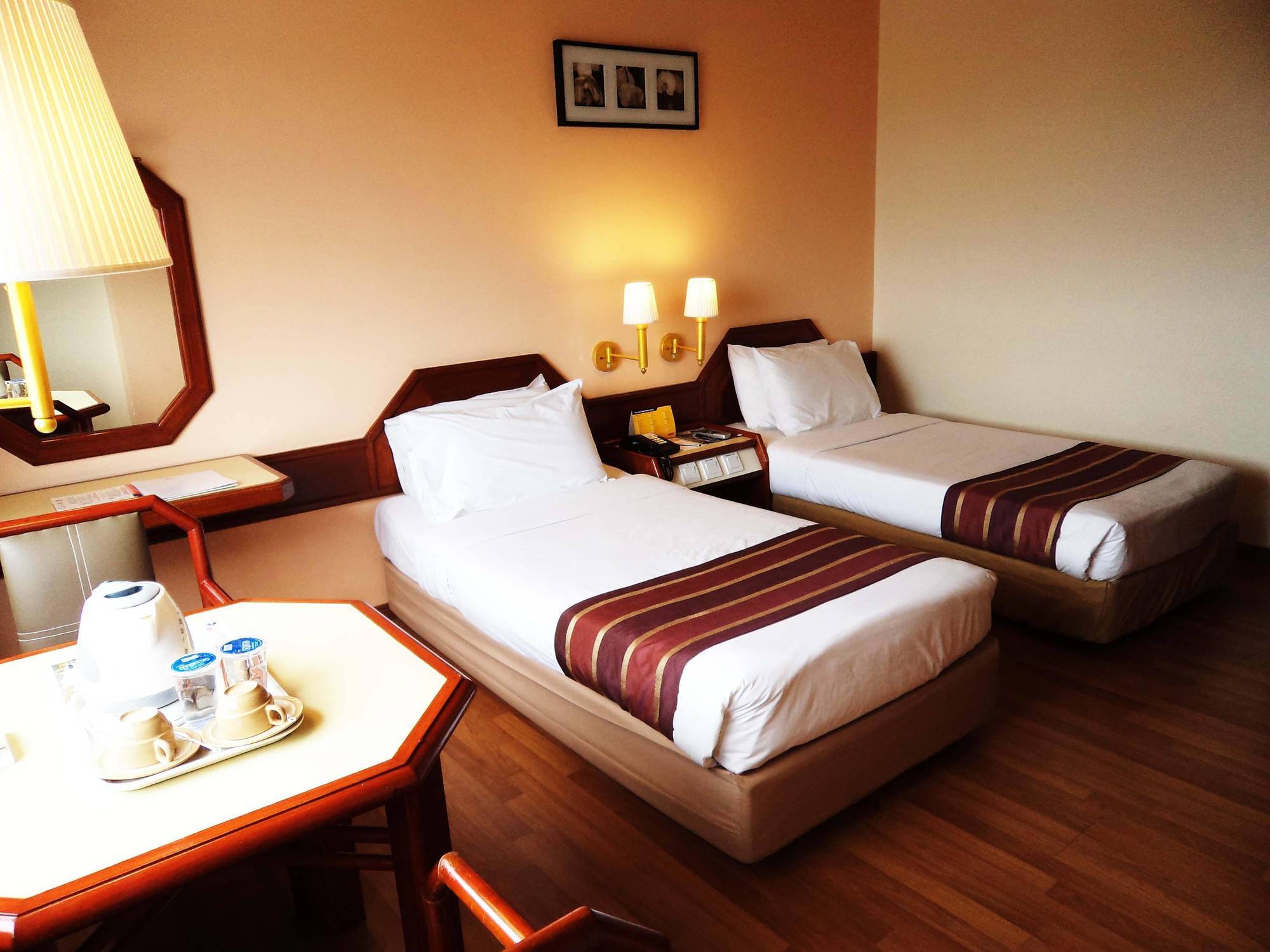 The Emperor Hotel ملقا المظهر الخارجي الصورة
