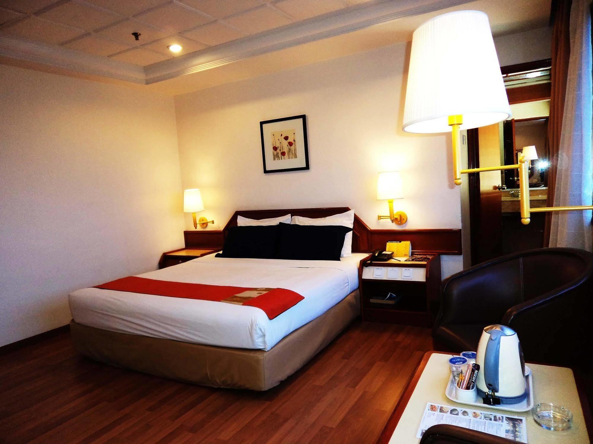 The Emperor Hotel ملقا المظهر الخارجي الصورة